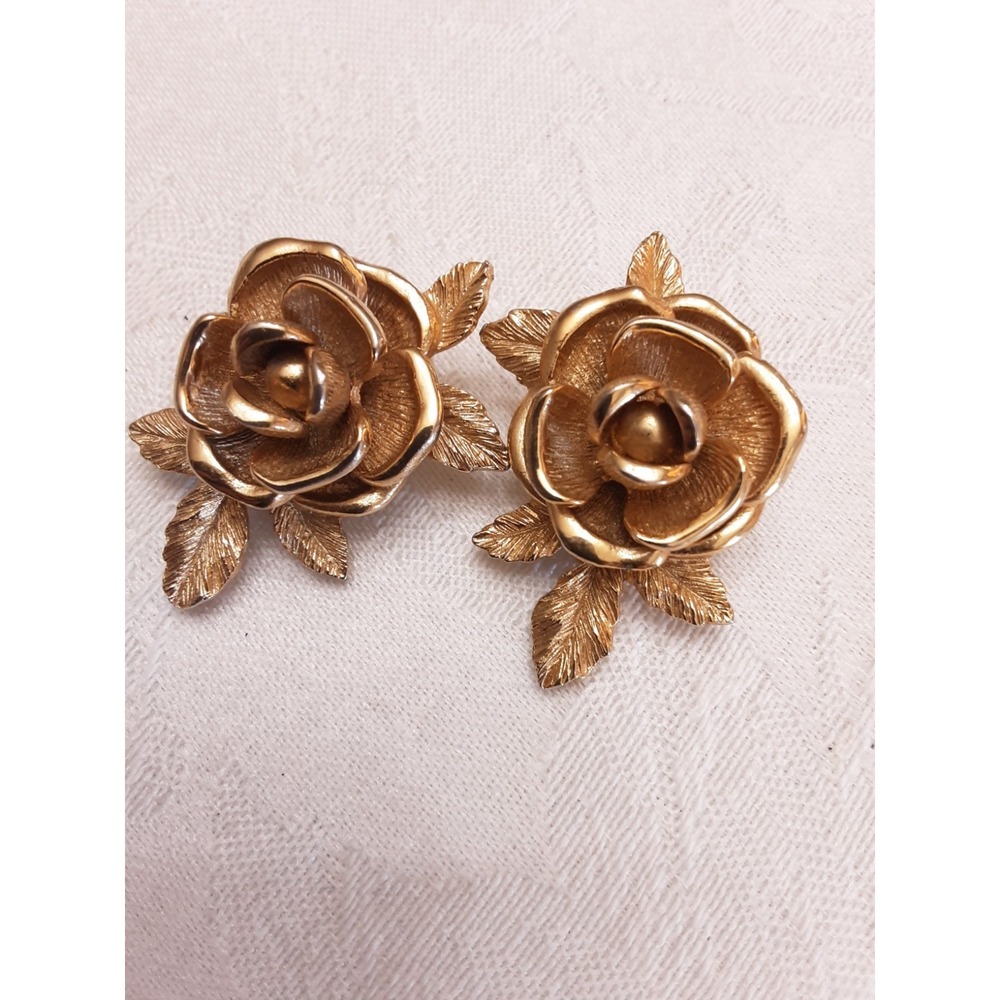 Vintage Sarah Coventry Clip On Earrings Rose Flower Gold Tone